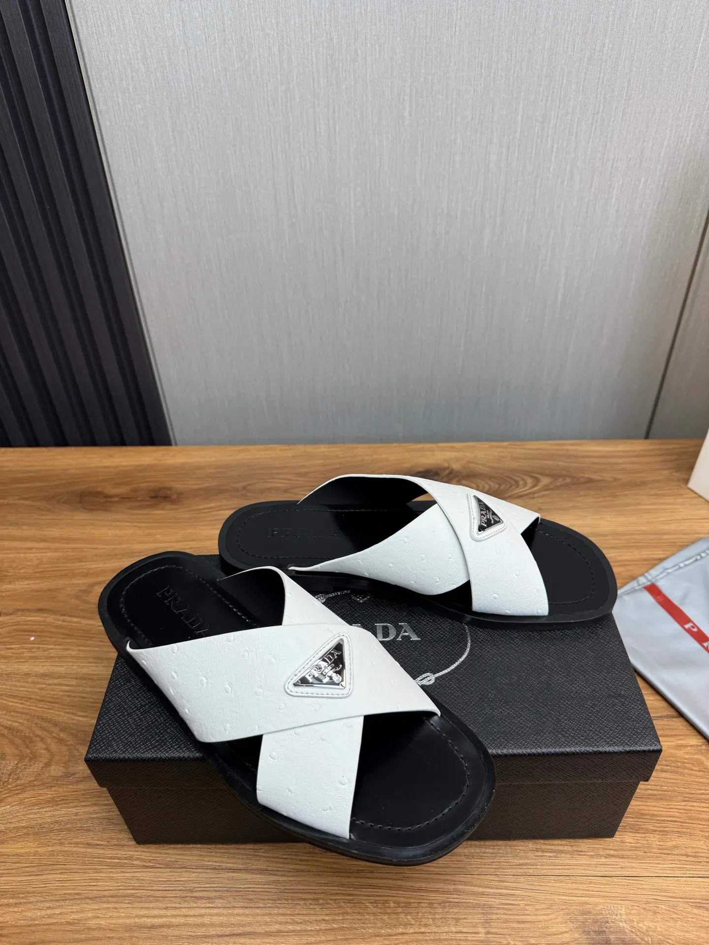 Factory price 340💰 ＰＲＡＤＡPrada - popular men's slippers hot sale 🔥 🩴Official website one to one production 38-45 sizes 45 46 🉑️Customized!
